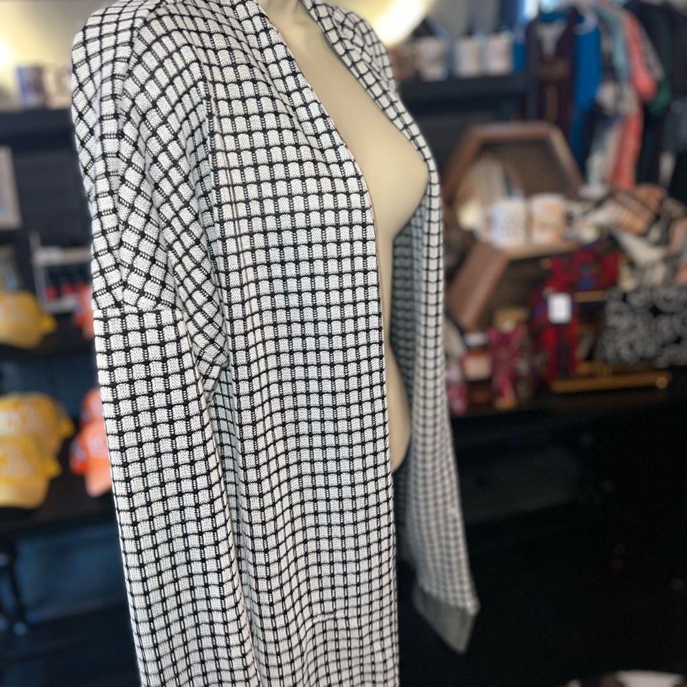 SHEIN 🥳 2/$15 OR 3/$20 🥳 Plaid Long Sweater Cardi - Picture 3 of 8